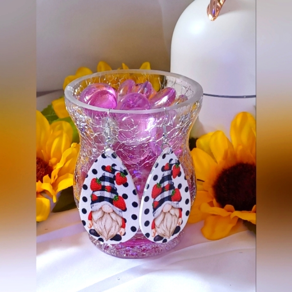 🤍✨Handmade faux leather earings✨🤍